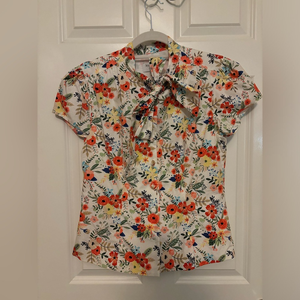 Magnolia park bow tie button down floral top size xl Fits MEDIUM